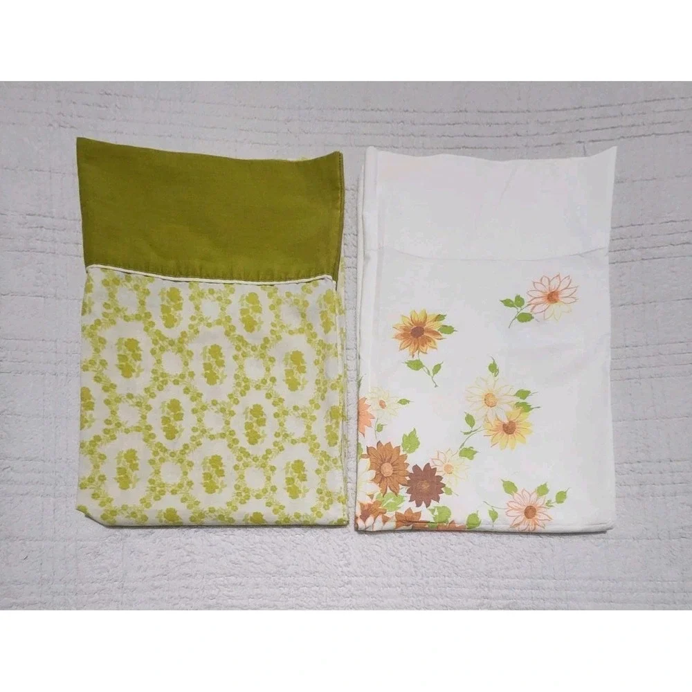 Lot of 2 Vtg 70s Standard Pillow Cases (Lady Pepperell / Crown) Floral Patterns